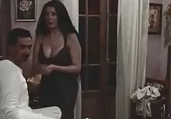 很酷的色情片卡通与美丽的小鸡