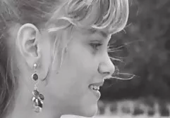 银行抢劫的歹徒性交可爱丰满的黑发