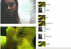 新熟人在厨房的两个洞里喝醉了傻瓜