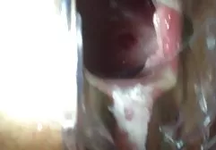 小女孩从一个大家伙吮吸他的大鸡巴