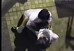 华丽的丰满女孩与她的男朋友有惊人的性爱