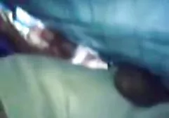 一个华丽的身影的黑发女孩无法抵抗按摩师