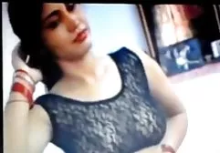 Pikaper移除了两个年轻女孩并且在性质上性交