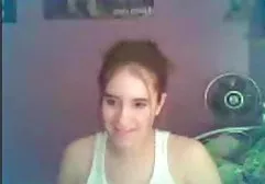 热辣的小伙子喜欢在两个洞里一次性交。