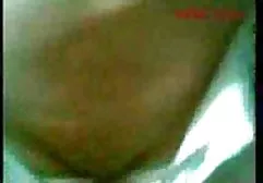 两名工人在工厂里抓住并且操了一个漂亮的黑发