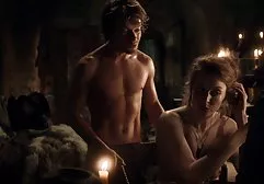 年轻的家伙操他多汁丰满的老师