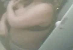 姿势69帮助那个男人在深吸力时舔舔眼中的阴部小鸡