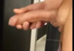 华丽的金发女郎与一个迷人的黑发有热性