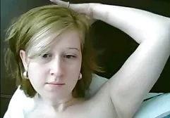 一个年轻人同时操了几个迷人的女孩