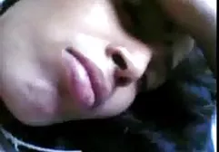 秃头，乖巧的男人热情地在厨房里性交丰满的小鸡