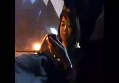 纹身丰满的金发可爱自慰在浴室里