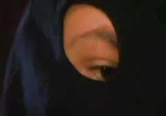 一个漂亮的色情女星脸上精选的粗糙射精