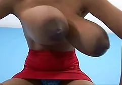 浪漫的早晨性爱的两个漂亮的女孩和一个人