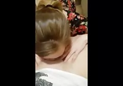 年轻的家伙性交成熟的室友