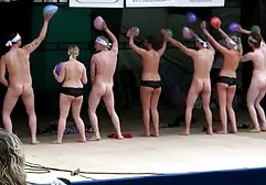 与一个有吸引力的年轻女孩的精彩色情片