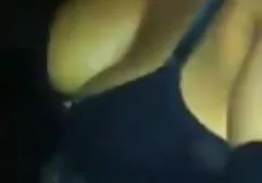 华丽的蓝眼睛的宝贝热情地被可爱的家伙搞砸了