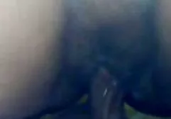 丈夫乱搞妻子在床上和cums丰富的点