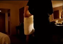 美女卡米拉月亮吮吸鸡巴和舔阴部球