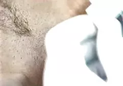 在镜子前的浴室里操了金发女郎