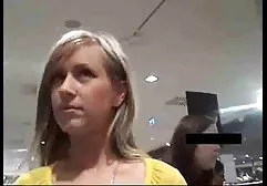 那家伙和他美丽的女朋友订婚了