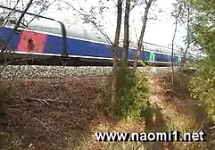 一个美丽的丰满金发女郎脸上精彩的射精精选