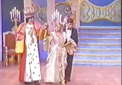 有吸引力的日本人和大胸部感受到热性的快乐