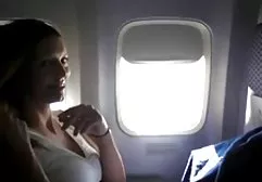 丈夫用癌症解开了他的妻子，并在她的弹性屁股上种了一根手指