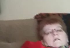 机修工在服务站乱搞年轻的刀片