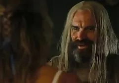 两个家伙他妈的一个女孩