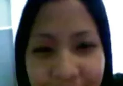 年轻的金发女郎把自己交给了按摩师