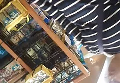 惹恼一名年轻运动员的猫的婊子成年女性