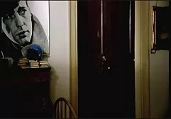 年轻的宝贝把自己给了一个性感的家伙和一个大家伙