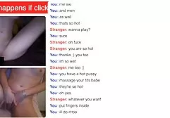 邀请她的朋友看电视，搞砸同性恋