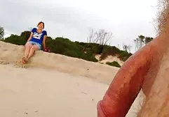 性感的美女在海滩上拍摄和性交在她自己的房子里