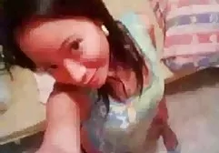 布鲁内特给口交给口交，并给屁股